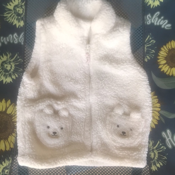 White Fuzzy Bear Vest with Pockets and Zipper 12M - Picture 2 of 4
